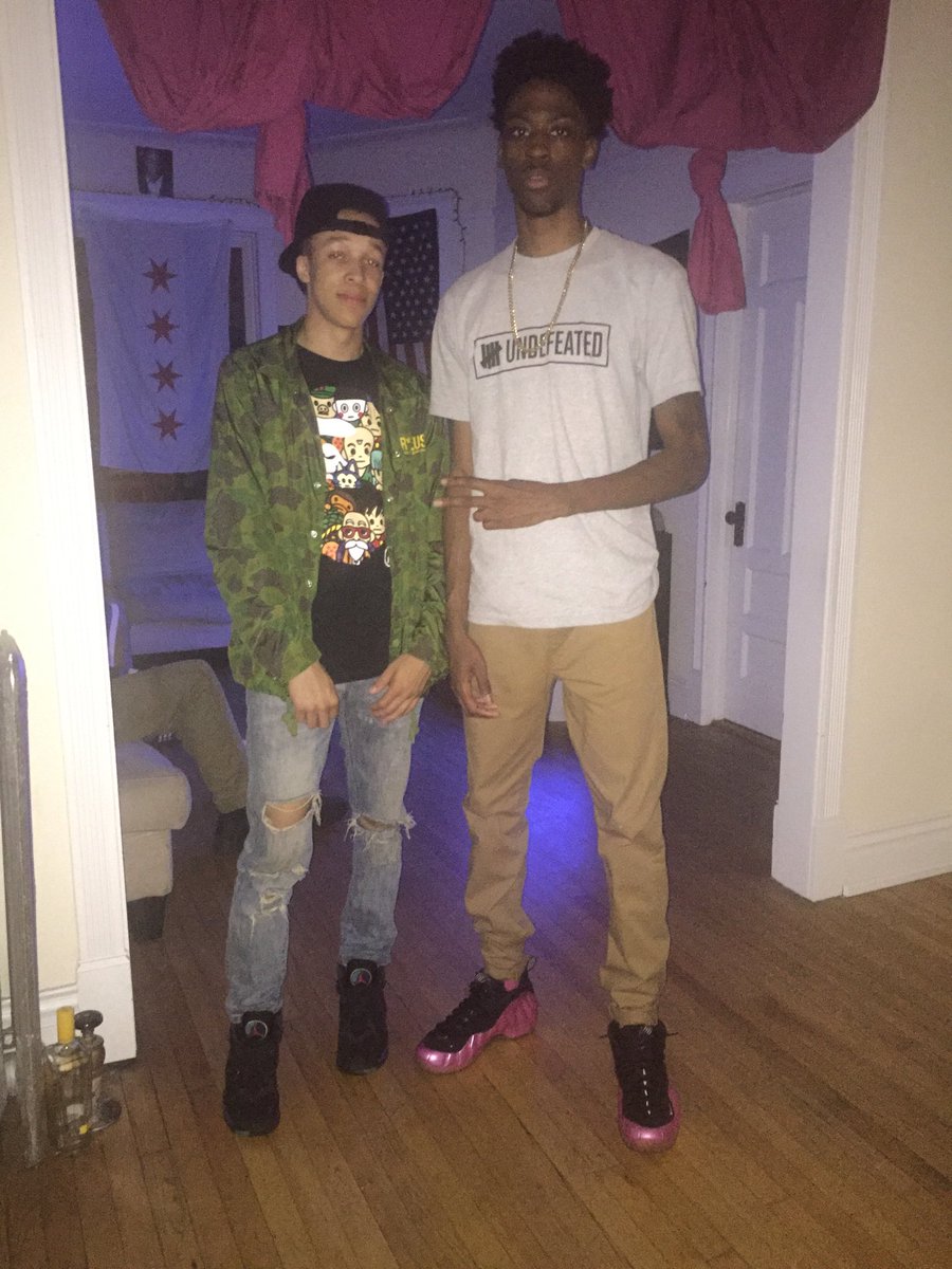 sneaker__fiend's tweet image. Prepare y'all selves. We up to something 👀 stay tuned  #DUI #itsatakeover