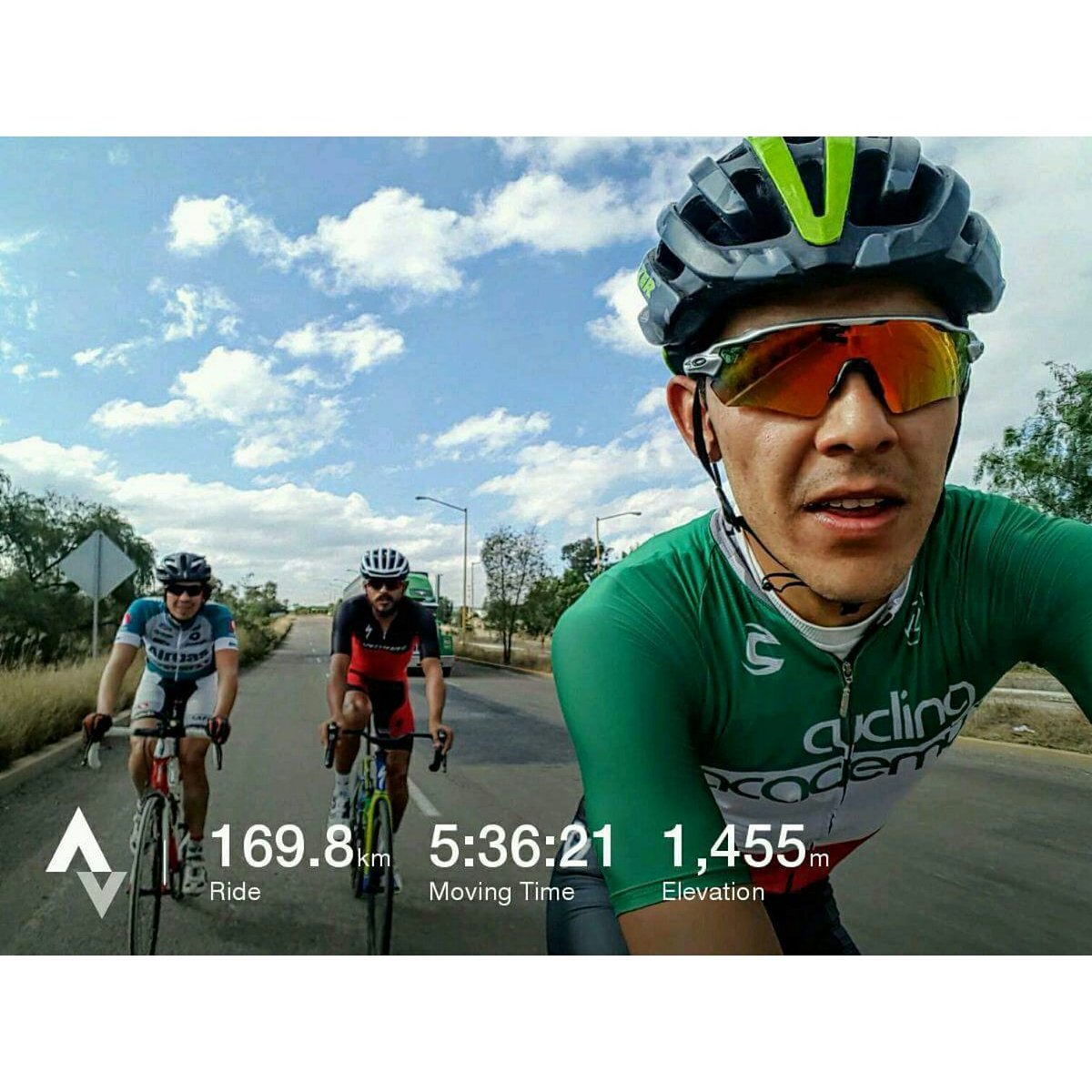 ¡Este #BuenFin todos los kilómetros que salgas a rodar con tus amigos son GRATIS!(Aplican restricciones)

strava.com/activities/780…
#mexi_can