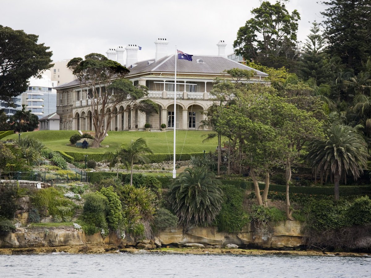 The Lavendar Bay to Kirribilli Harbourside Walk will help you find your inner zen.  bit.ly/2fmRc3H #urbanloves  #sydney