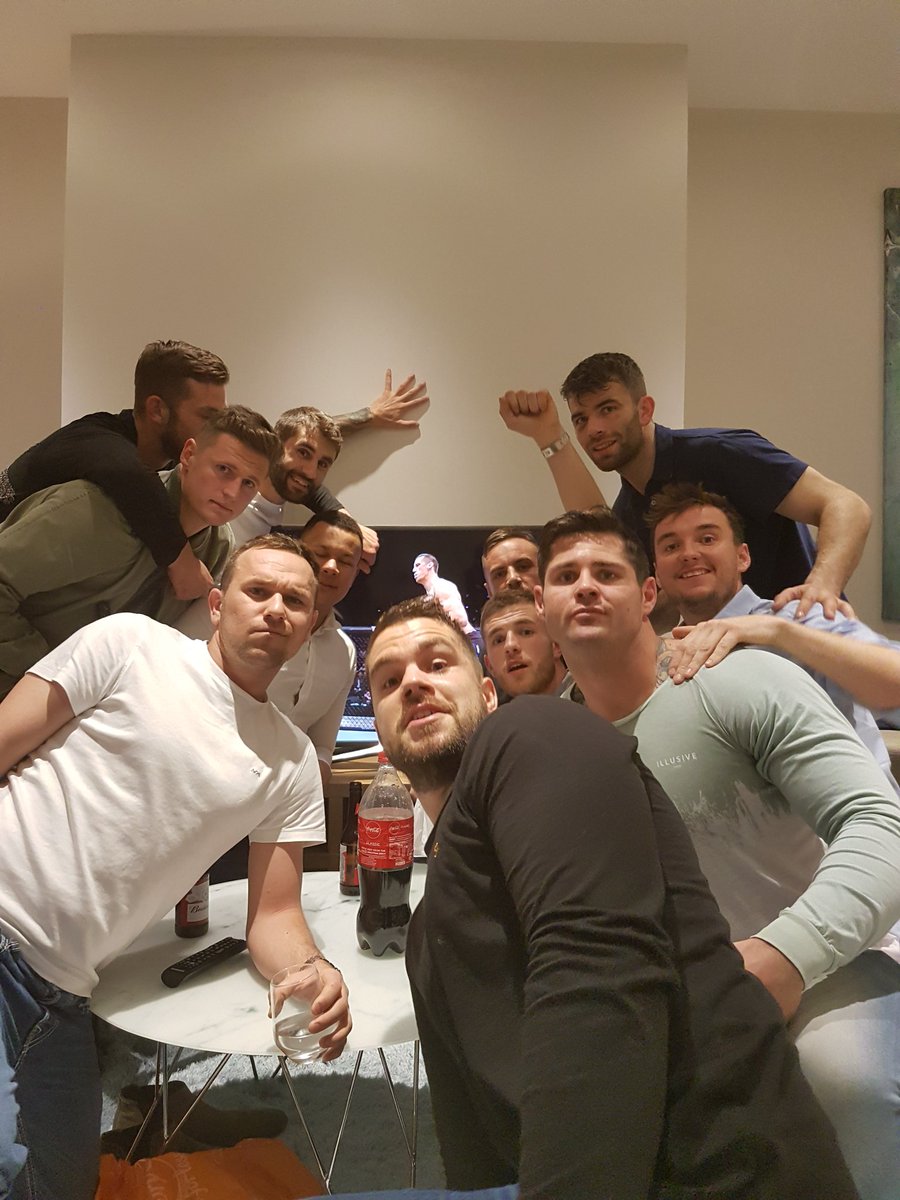 jaywillRJW7's tweet photo. @jackmarshman all the way from Leeds cheering you on #paras #represent #UFCBelfast https://t.co/fTjO5am2lm