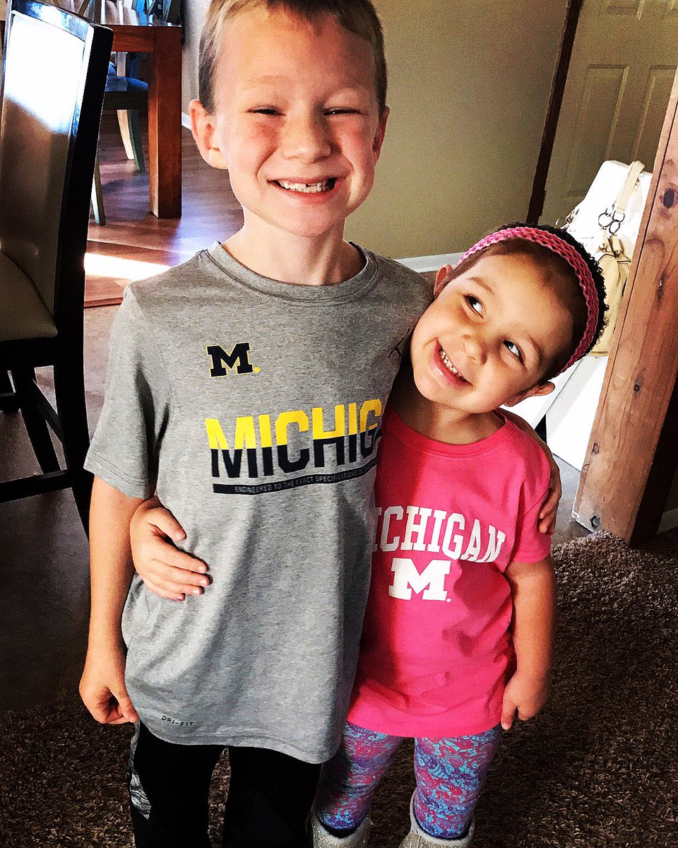 Megahawk1984's tweet photo. Come on blue from Kansas!!!! #michigan #goblue #gomichigan #universityofmichigan #maizeandblue #michiganfootball #thebighouselive #bighouse https://t.co/zRi4NdkbIg