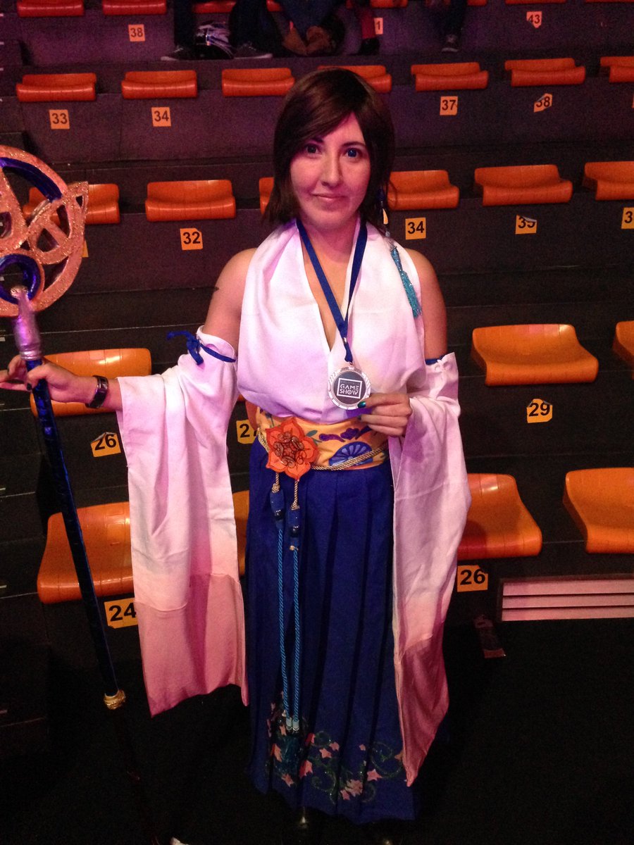 ColGameShow's tweet image. La campeona y subcampeona de nuestro desafío Cosplay Gamer con sus premios. ¡Estuvo muy divertido! #EnCGS2016