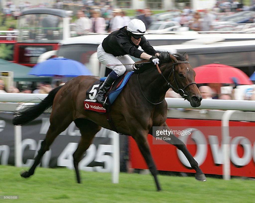 cahercallaman's tweet photo. The brilliant Oujia Board and @KFallonJockey landing the 2004 running of the Oaks. https://t.co/H6fy2B4Sc9