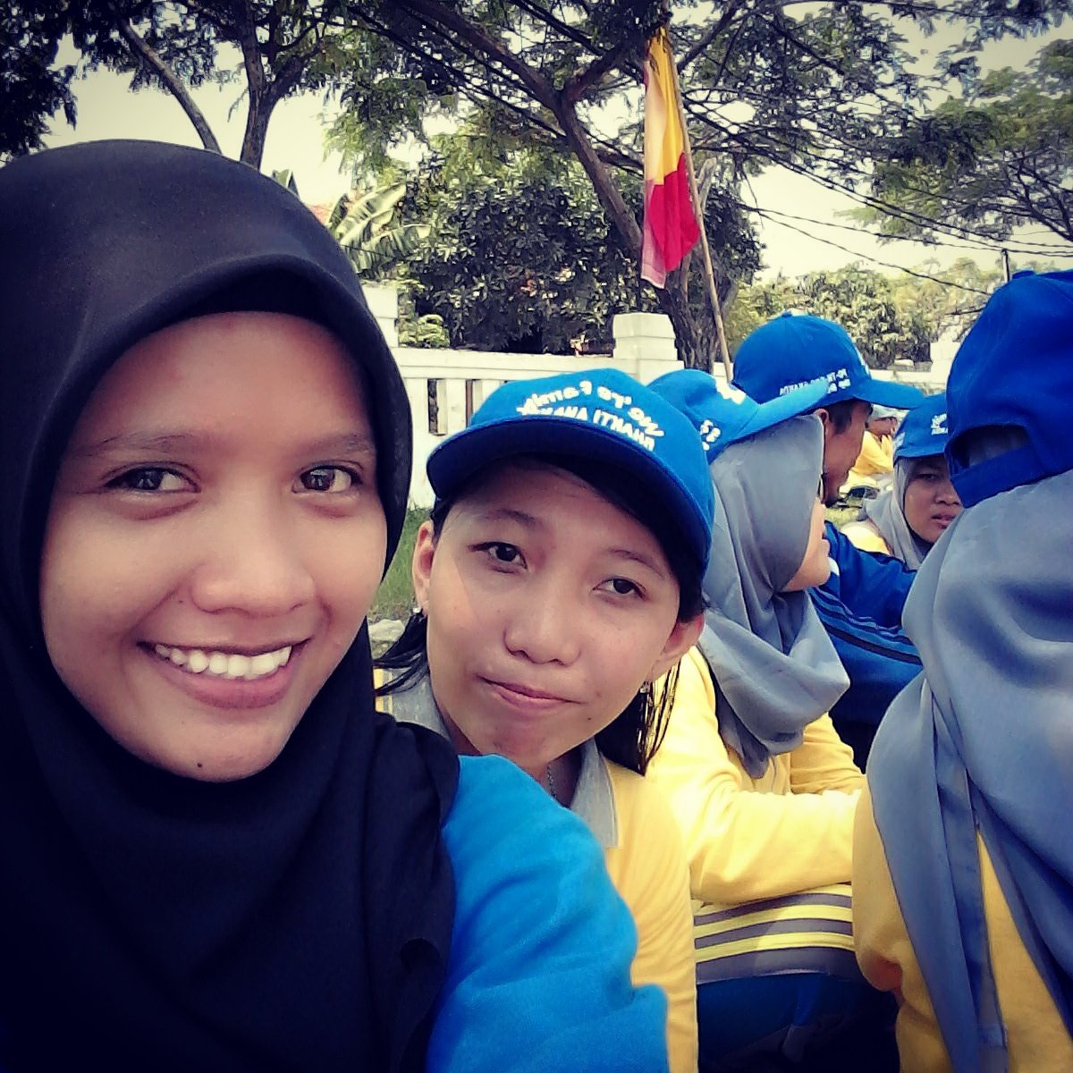 kartika_devi78's tweet photo. Gerak jalan, Hut PGRI ke 71 dan hari Guru nasional 2016 https://t.co/z6w8IjhHmq