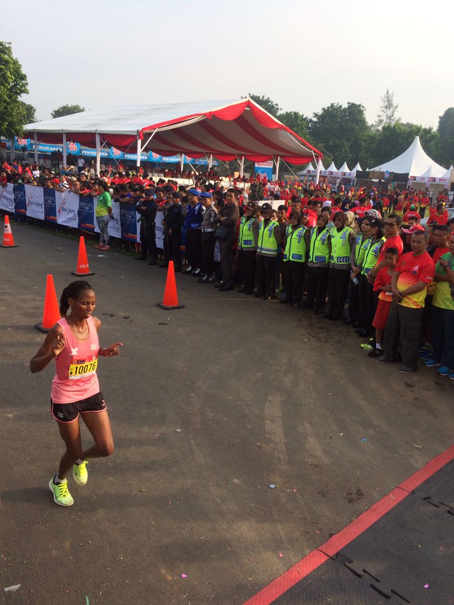 Finish Full Marathon Elite Putri #BorobudurMarathon