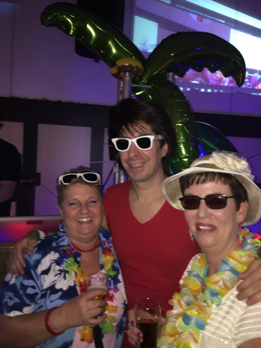 bollieh's tweet photo. #heitheej same met Fabrizio op de foto https://t.co/HUvGUej1oZ