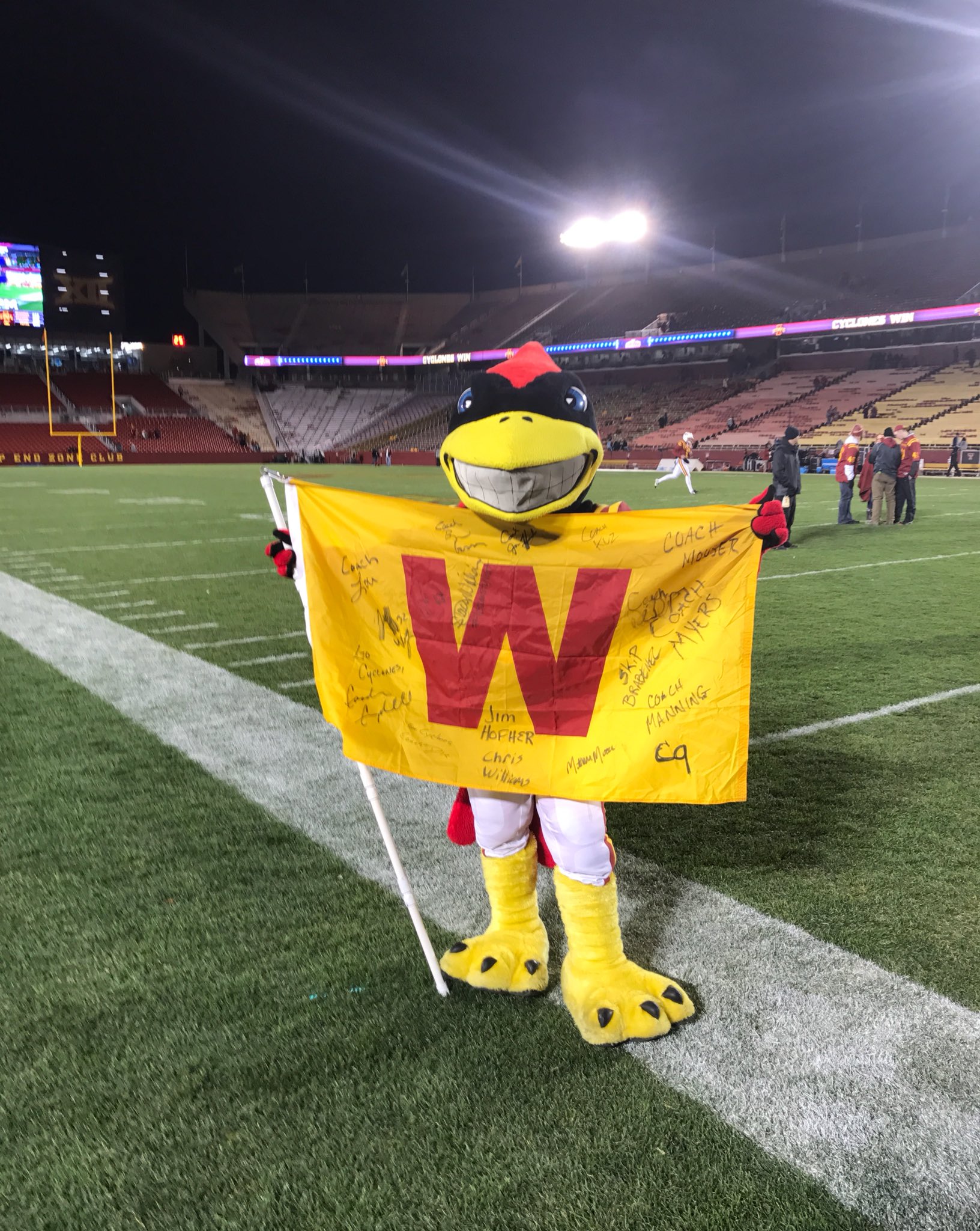 The Mascot Cy on Twitter: "I love this place. https://t.co/3O7uXCPNZi ...