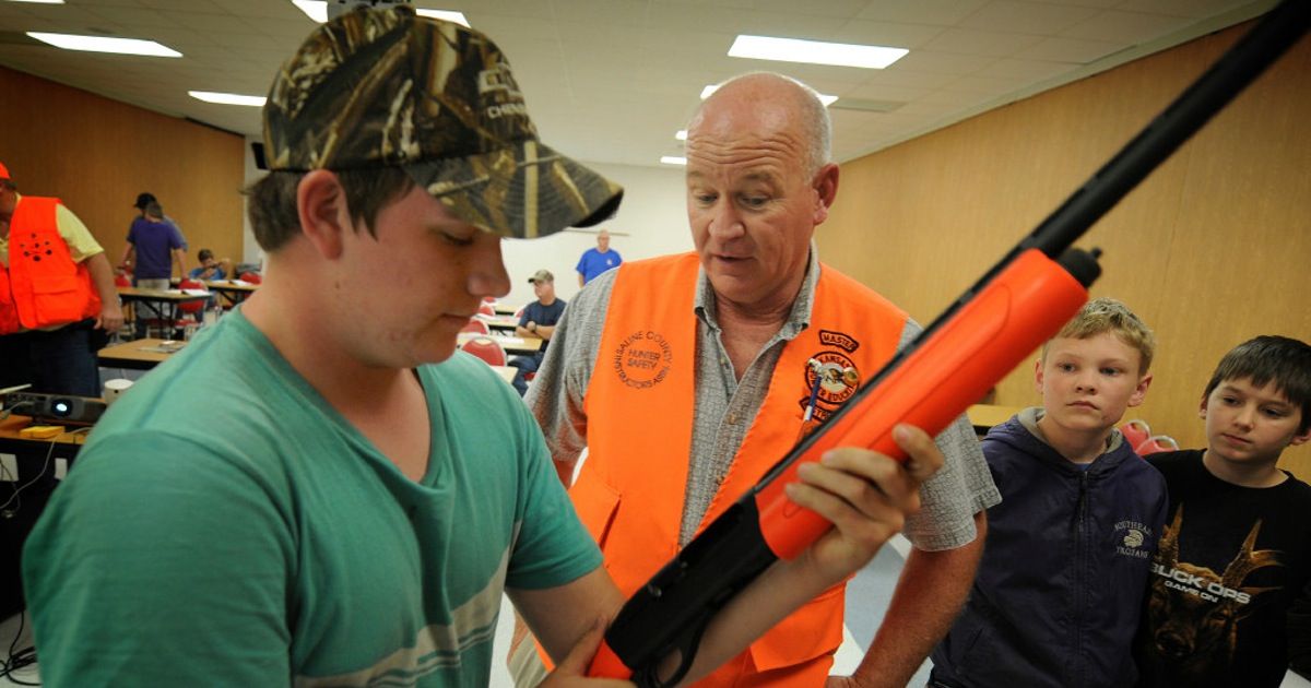 LockedBackGuns's tweet image. We don't need to regulate guns, what we need is to train owners in safety #2a #progun #gunsafety buff.ly/2gsN3jX