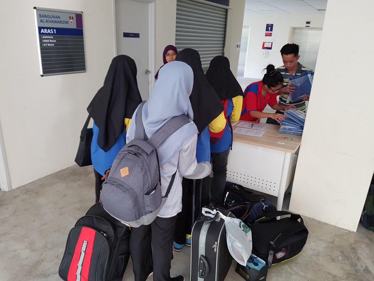 chansoonseng's tweet photo. Students are arriving for #ProjectKickstart! We're starting 30 mins! #TFM2016 #TFMSouth https://t.co/meWMccTvso