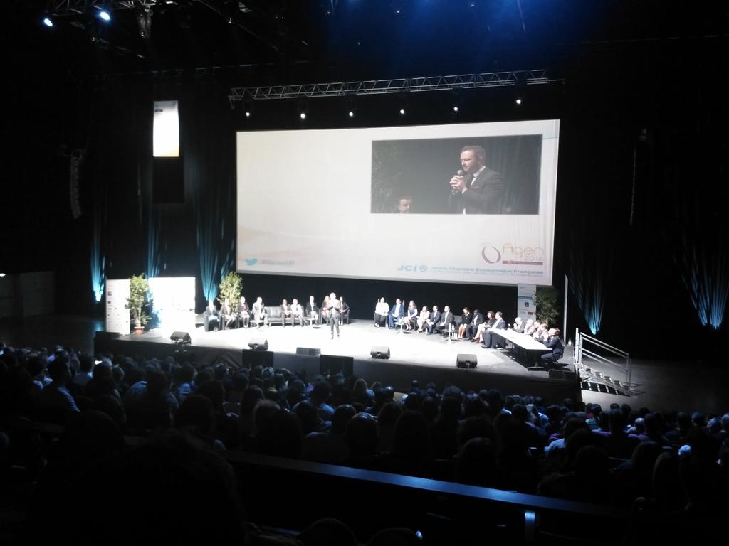 Congrès national de la <a href="/JCE_France/">jce_france</a> Question aux candidats: le #digital est-il un moyen ou une finalité ?
