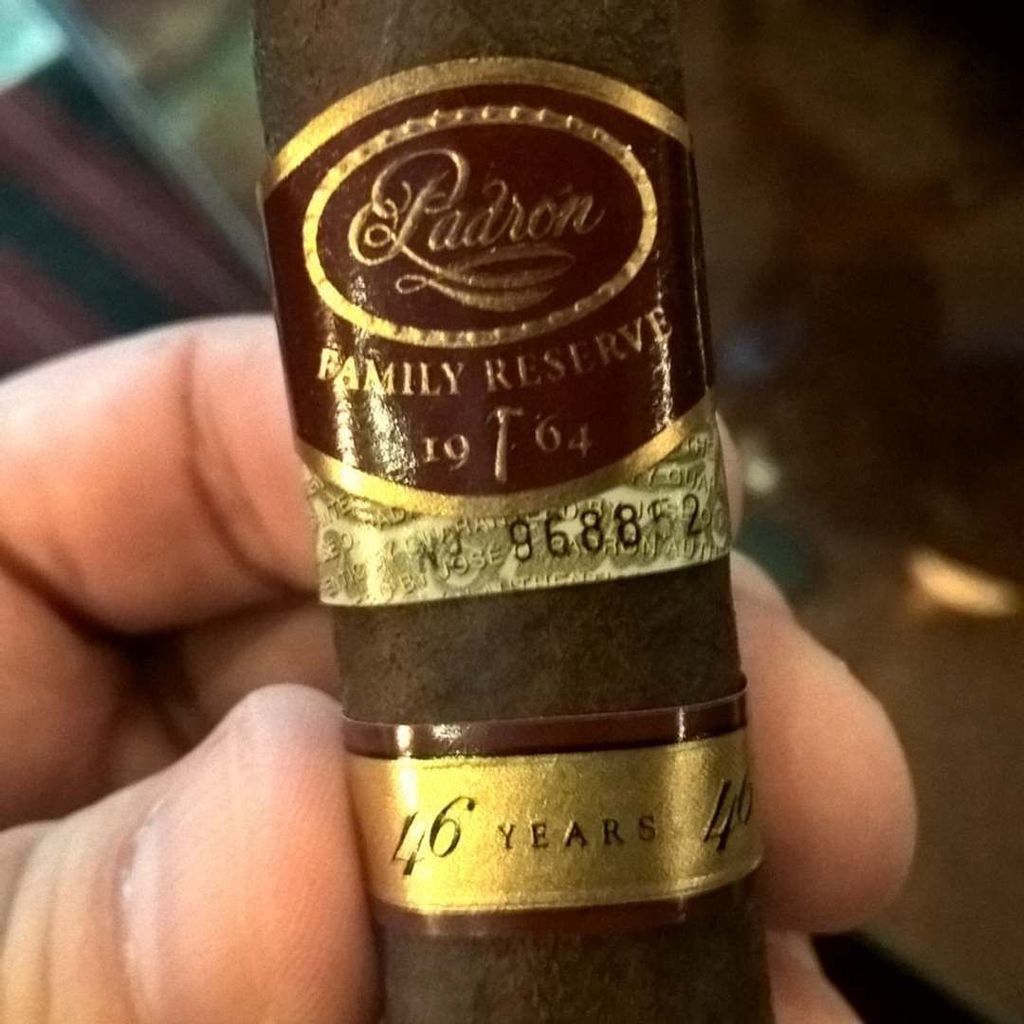 #TabaquitoTime #Padrón #1964Series #FamilyReserve #46Years @padroncigars instagram.com/p/BNAy76ujh_y/