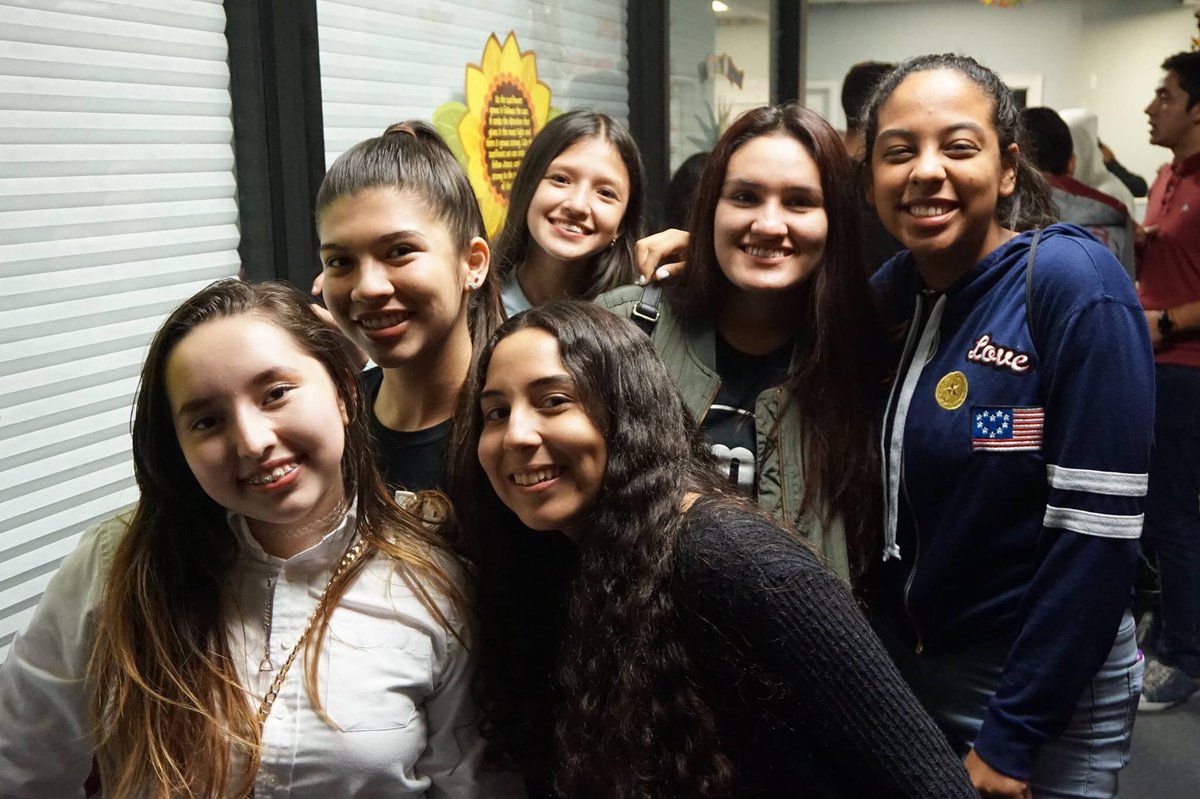 tmtMiami's tweet image. Nos venos mañana en los servicios de @CasaRocaMiami a las 9:00am y 11:30am. #AmoMiIglesia #SomosLaIglesia