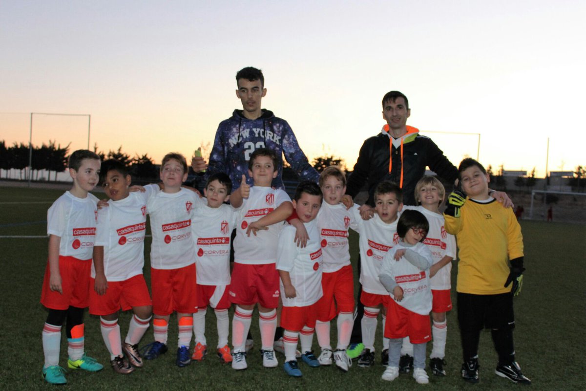La liga chupetas comenzo
Ilusion y goles muchos goles y el griterio de las mamas