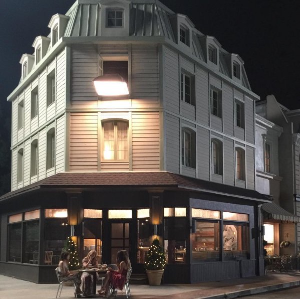 PLLonMax's tweet photo. .@imarleneking gives us a sneak peek photo from the final 10 episodes of #PLL! Does this place look familiar? (via @imarleneking) https://t.co/TSSyIFKdOl