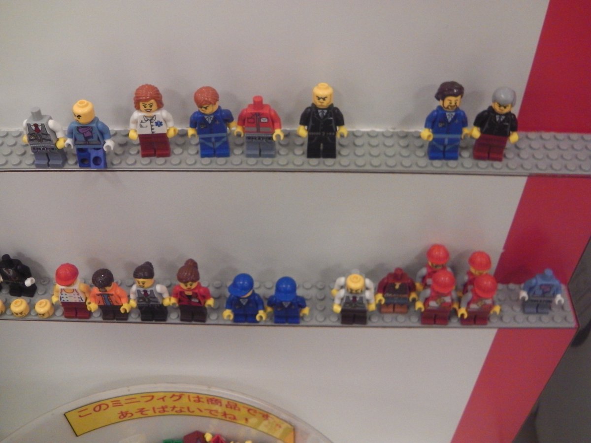 ㅤ クリブリわず 今回はミニフィグを集めに行きました 滋賀竜王店にて 報告は後ほど 定員さんと有意義かつレゴな話ができてよかったです さて 今回はミニフィグが 続くw レゴショップ Clickbrick 滋賀竜王 三井アウトレット レゴ Lego