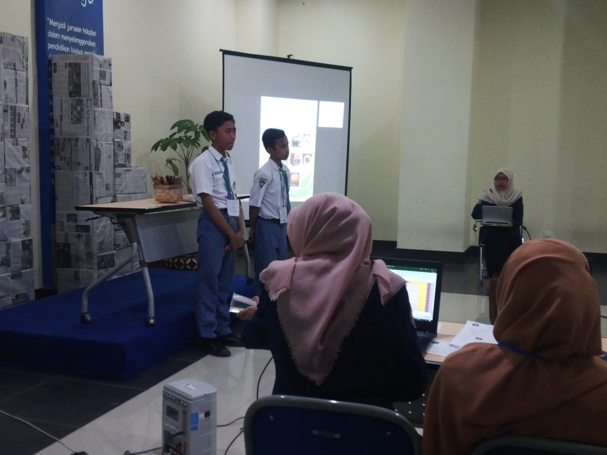 ChemCarnival16's tweet photo. [Live Report Chemistry Carnival 2016]
Presentasi yang kelima LKDU, MAN Babat Lamongan ☺ https://t.co/ENkkmPqntp