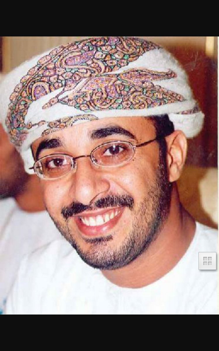 دكتوروالشاعر عبدالعزيز