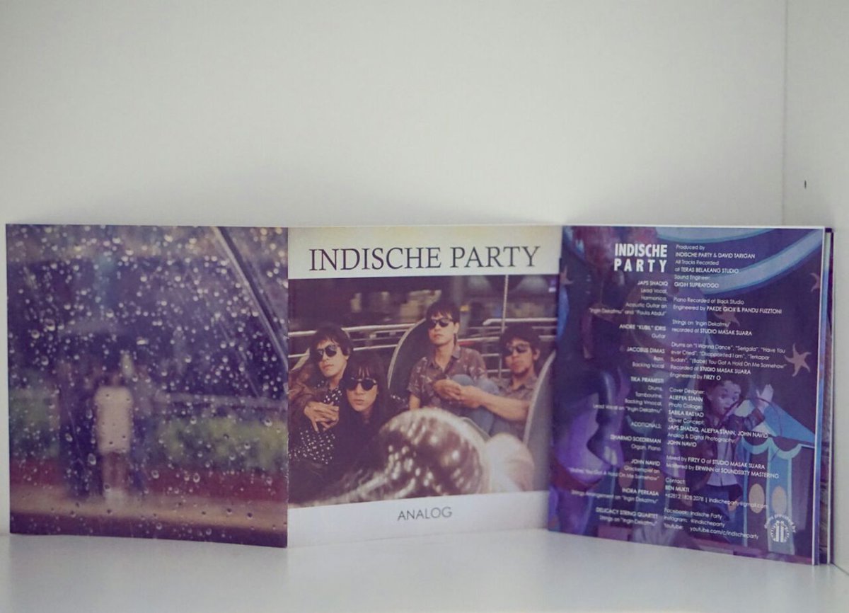 Awal Desember, CD ANALOG siap disebarkan oleh @demajors_info. Kalau mau punya CD ini gratis, cek caranya di sini -> instagram.com/indischeparty