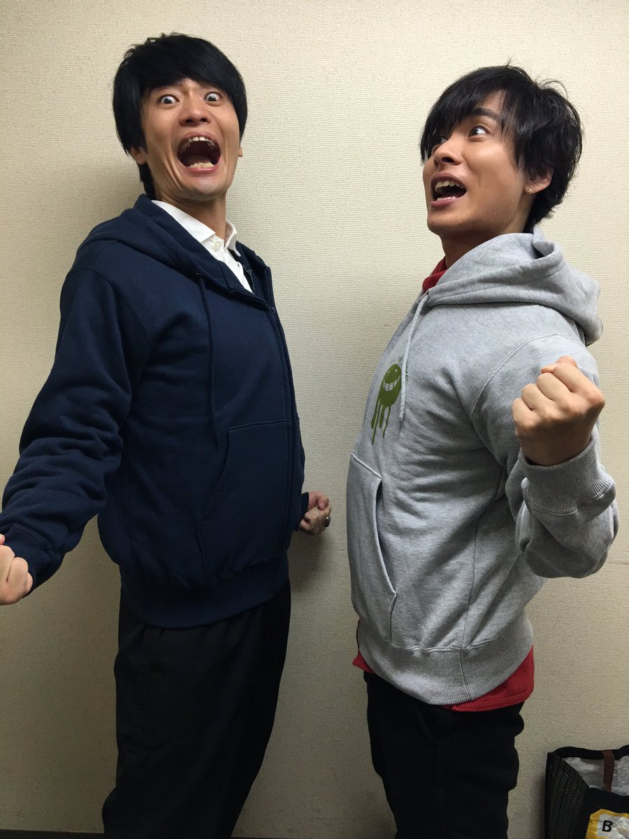 昨日と本日の舞台挨拶の合間に、劇場販売グッズのパーカーを着て頂き