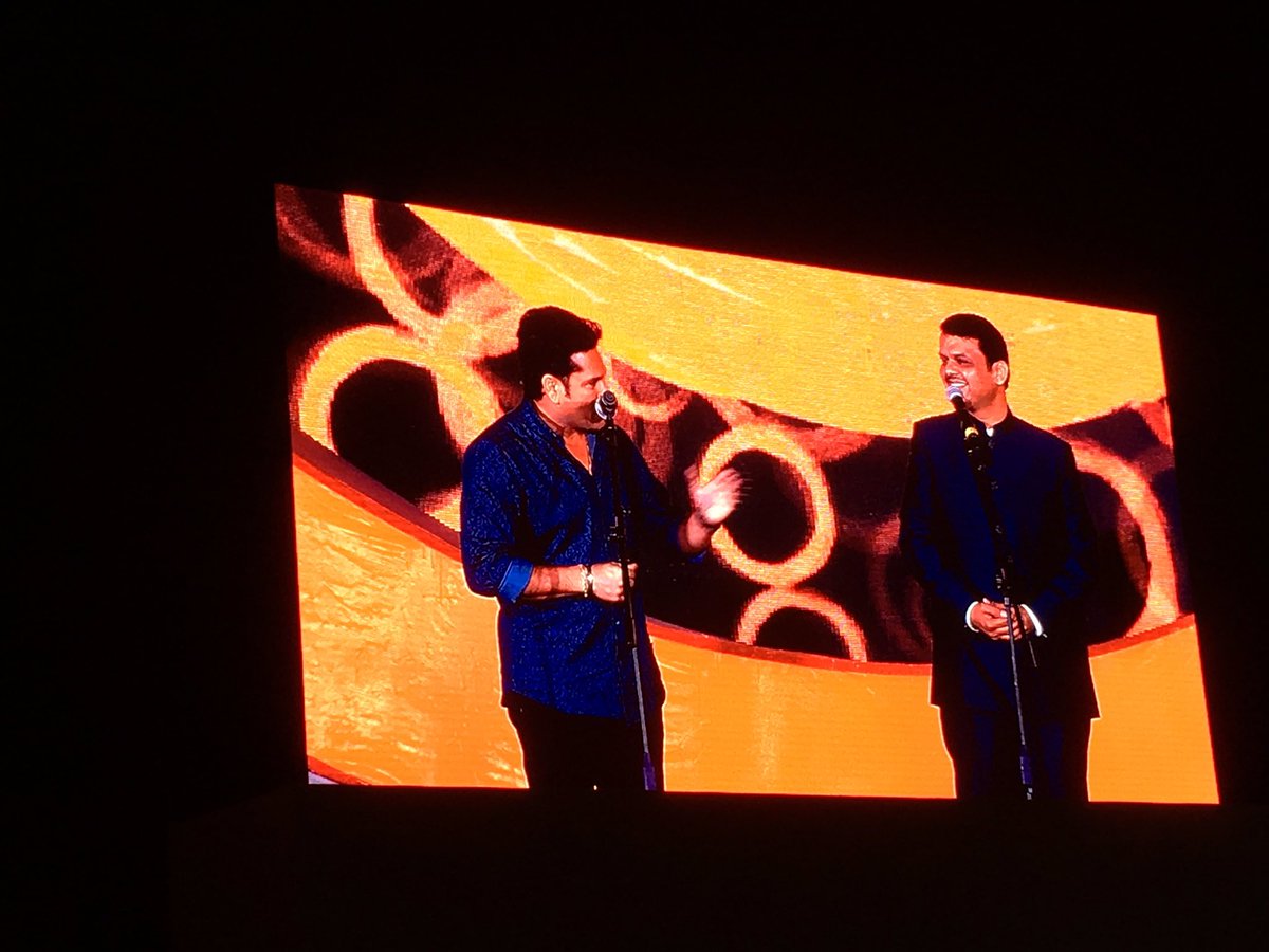 AkashvaniAIR's tweet image. At @glblctznIN, as #UNICEF Ambassador, 
@sachin_rt spoke abt @TeamSwachh #ToiletsForProgress cc @Dev_Fadnavis