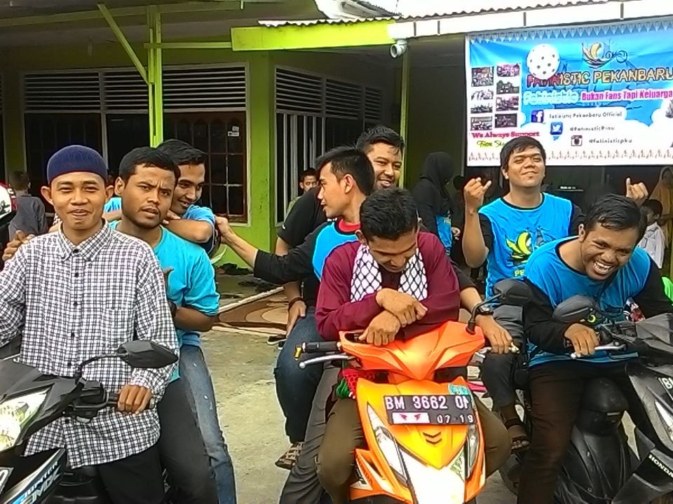 Pejuang solat Zuhur di Masjid 😇😇