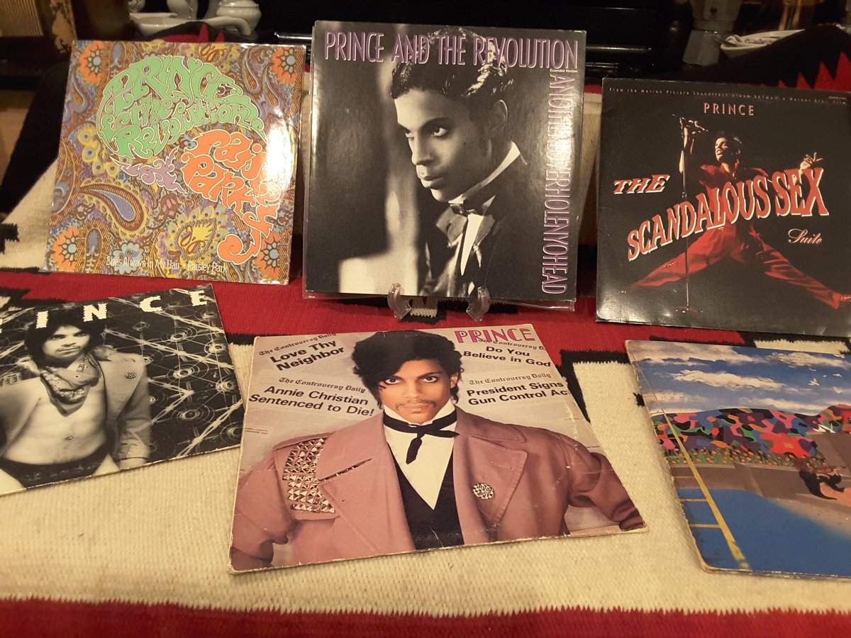 amysamoura's tweet photo. Call me a vinyl junkie it's fine...#vinyljunkie #vinyladore #prince4ever #needletotherecord #paisleypark #utcm #therevolution https://t.co/GIVcOywib3