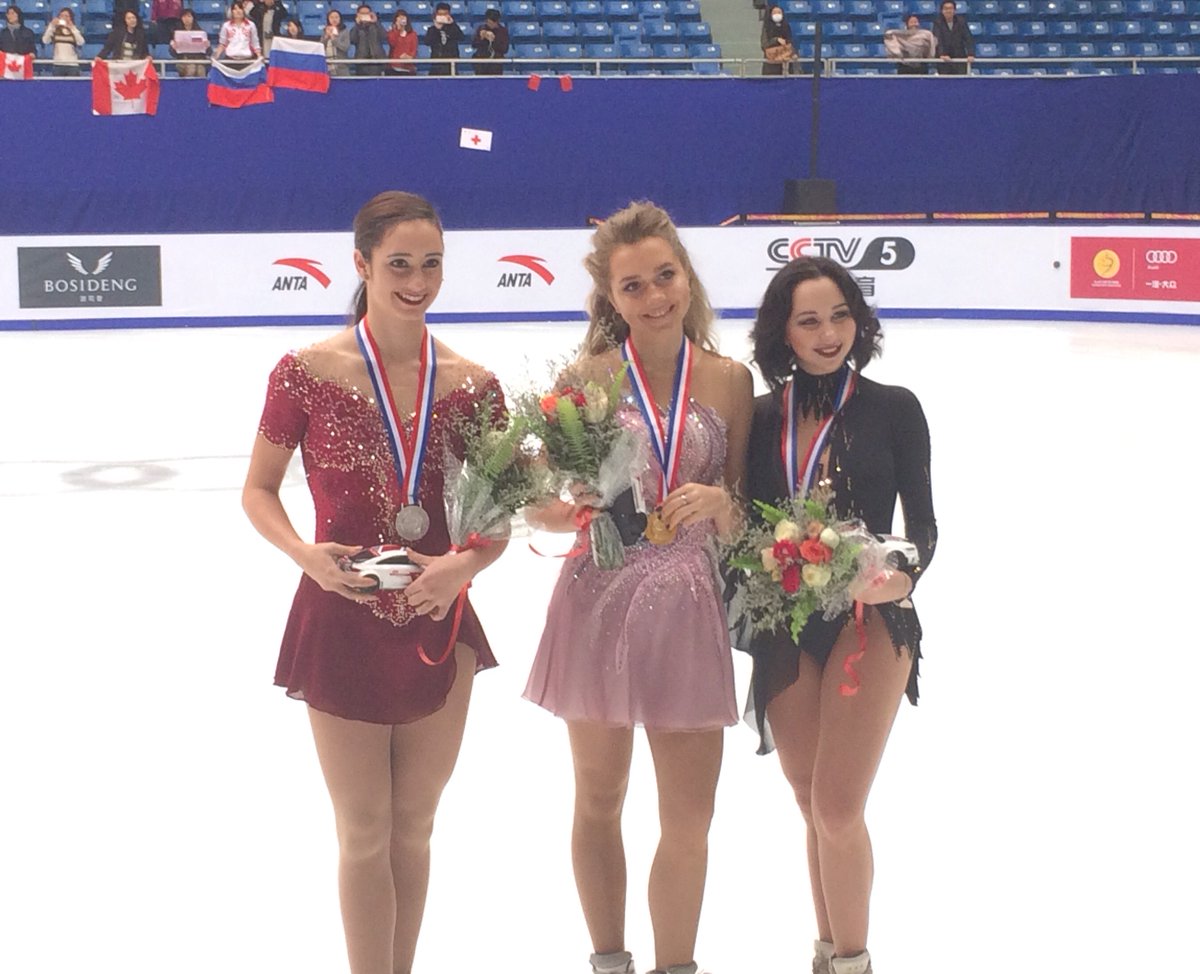 テレビ朝日 フィギュアスケート V Twitter 女子はロシアのエレーナ ラジオノワ選手が優勝 2位にはカナダのケイトリン オズモンド選手 3位はロシアのエリザベータ トゥクタミシェワ選手 ラジオノワ選手とオズモンド選手はファイナル進出です 今日 このあとは テレビ朝日 フィギュアスケート V Twitter 女子はロシアのエレーナ ラジオノワ選手が優勝 2位にはカナダのケイトリン オズモンド選手 3位はロシアのエリザベータ トゥクタミシェワ選手 ラジオノワ選手とオズモンド選手はファイナル進出です 今日 このあとは