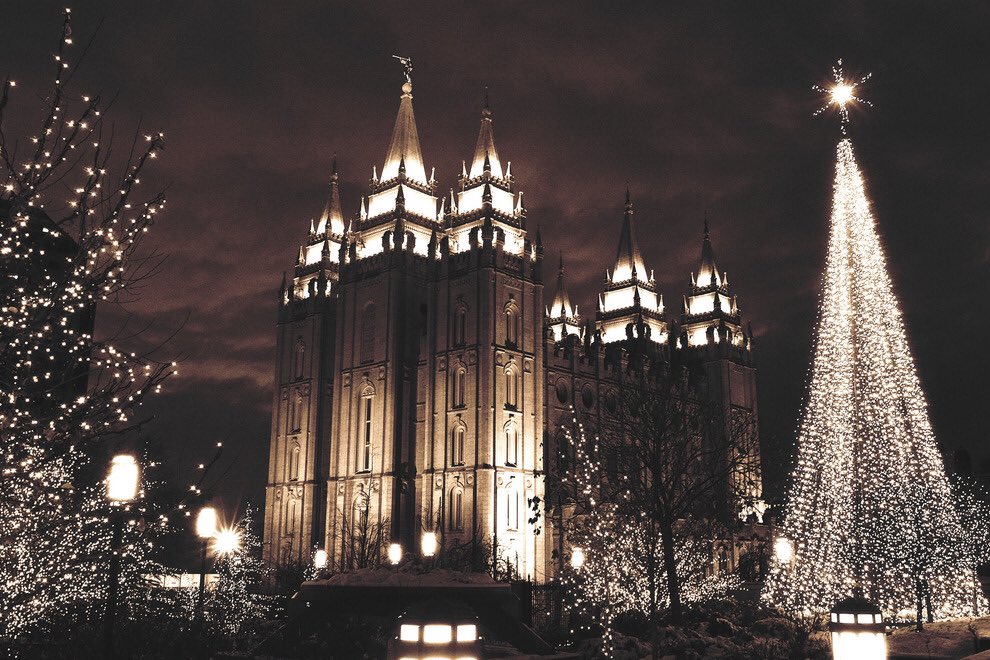 _BryanChow's tweet photo. Temple Lights start next weekend https://t.co/j4cGnmW9zw