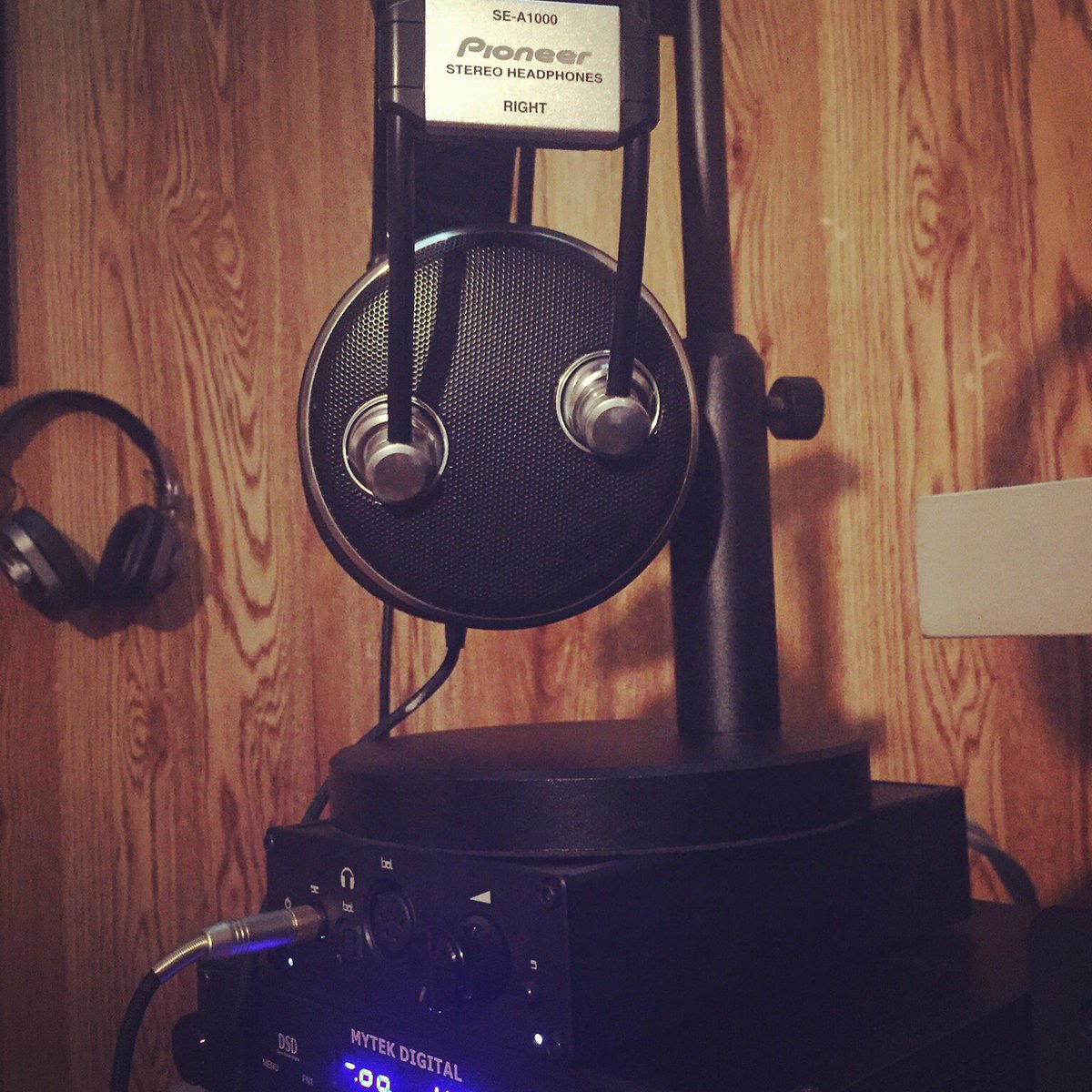 OccupyHifi's tweet photo. OOPS! BROKENLinks! Check Nu #MercerMemo @OccupyHifi: Couch-Surfin+Liquid-Dreamin: https://t.co/ncWrKDm5Hx #TruthSpokenHere #musicsaveslives https://t.co/fFMGuyKXX1
