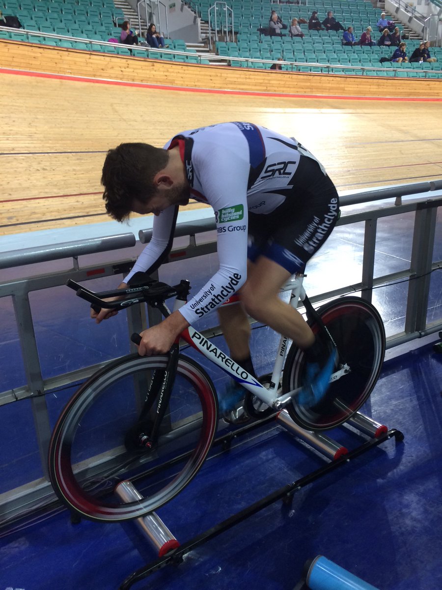 StrathRC's tweet image. Warming up for the Team pursuit qualifying up next #strathsports #webleedmaroon #BUCSTrack