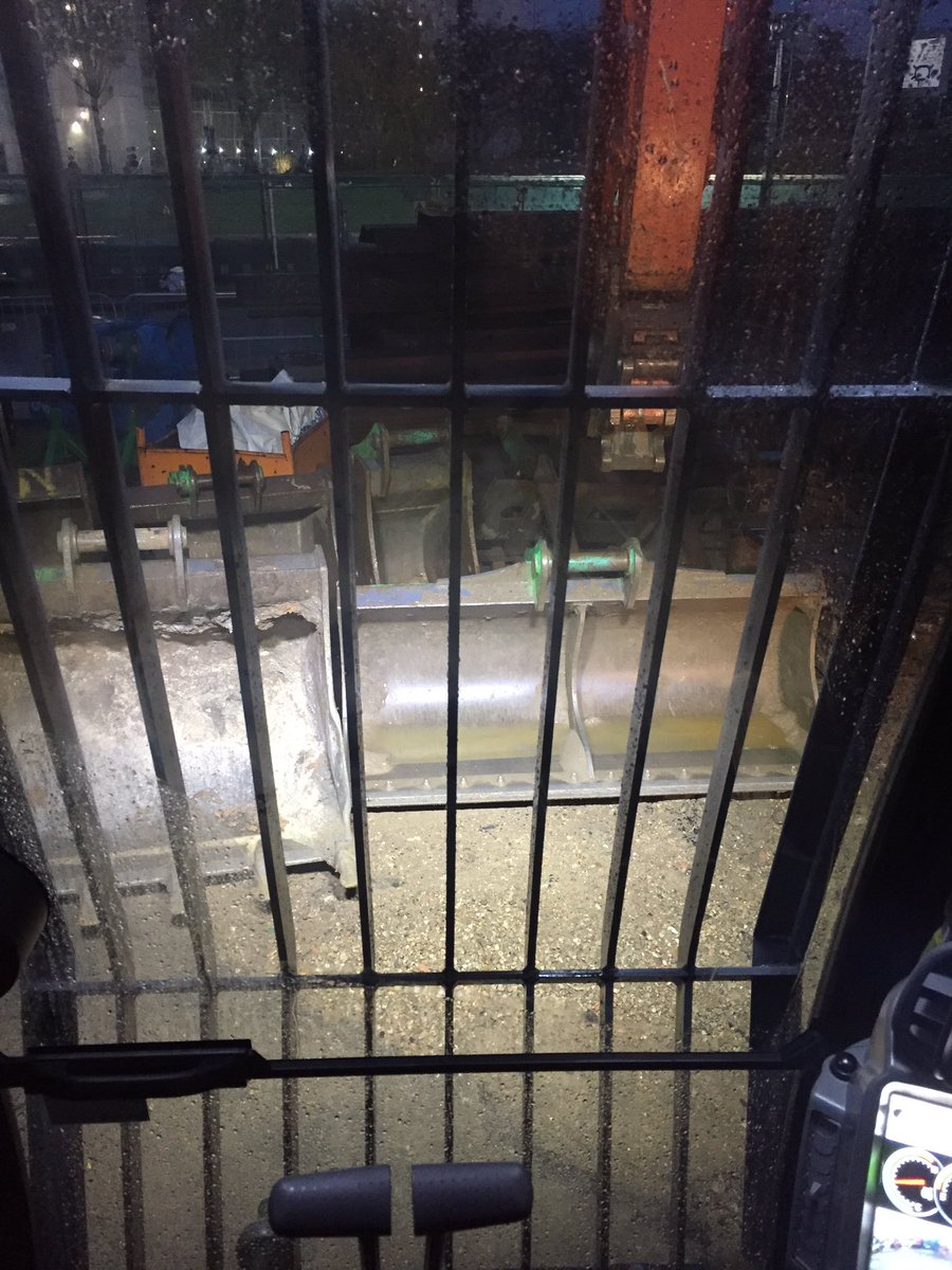digger138's tweet photo. The new #LED #Spotlights make it look like you're working in the daylight ๐๐ผ #TopPurchase https://t.co/2lm5NTKN1K