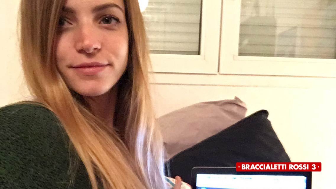Neasa03's tweet photo. Cris in diretta - Scarica l'App e Vinci un Week-end con i BR! #BraccialettiRossi3 https://t.co/yGtmJCSVfh https://t.co/wIZA9SRRHq