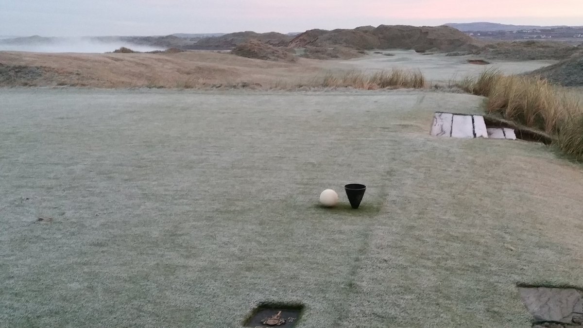 GusK16's tweet image. A touch of frost this morning. #SillyQuestions