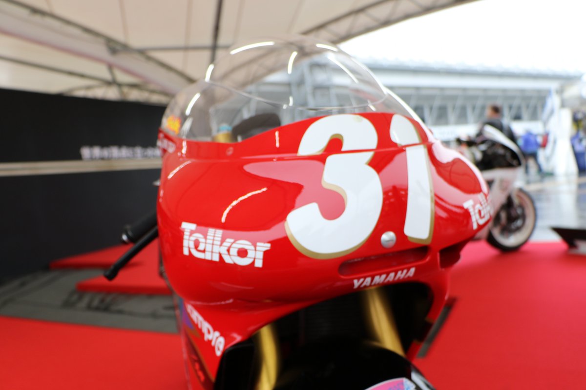 GPスクエア展示では、クールデビル・原田哲也さんの愛機YAMAHA TZM250