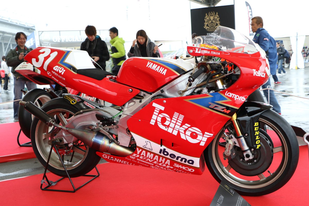 GPスクエア展示では、クールデビル・原田哲也さんの愛機YAMAHA TZM250