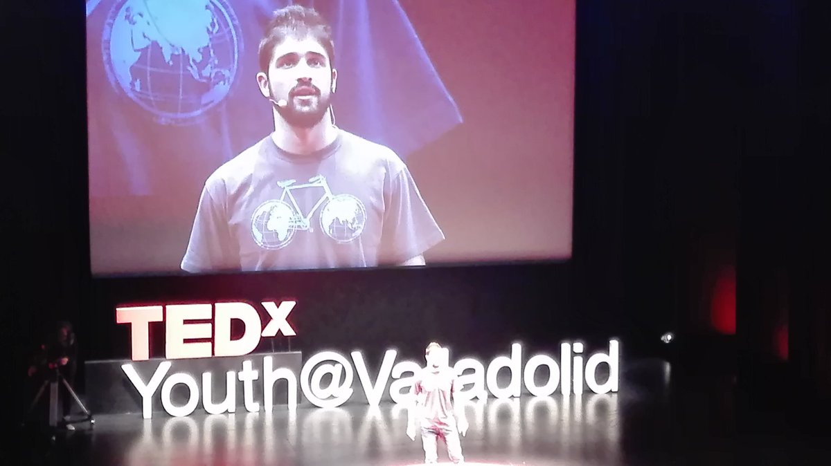 mvelascocosta's tweet photo. .@TEDxYouthVLL #TedxWeekend Los estudiantes una vez q entran en mercado laboral se olvidan de la cooperacion. No solo ellos son responsables https://t.co/92pvmhoI2g