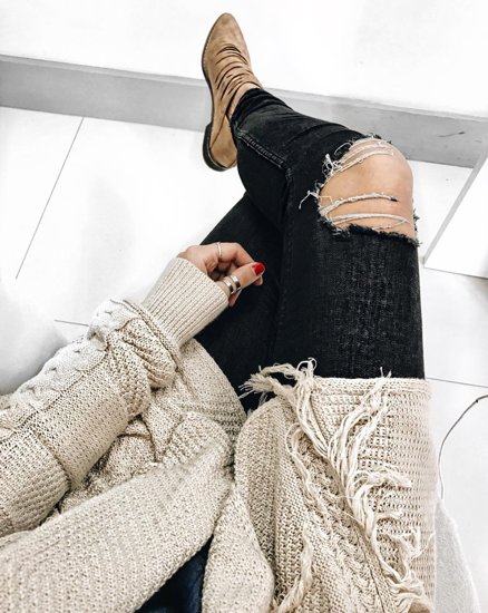 MavenCocktails's tweet photo. Ripped jeans, cozy sweater, #MavenCocktails kinda of day! #madetomingle #sundaystyle https://t.co/Ca5X9MI9Ut