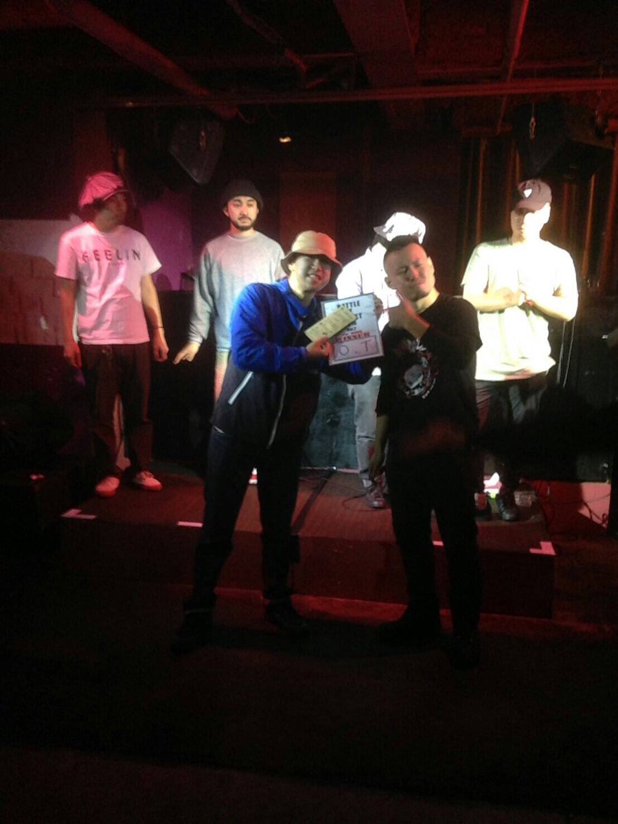t_ok1985's tweet photo. BATTLE OF STREET vol.2、MCサイドで優勝させていただきました!
有難うございます!
【ダンス】
【ビートボックス】
【ラップ】
全て同時進行で決めていく超絶hiphopなイベントで優勝は素直に嬉しい!!
※体調整えます…笑
#BOS2016 #胎動 https://t.co/N0EV0pJ4vp