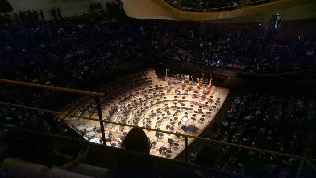 aforchestres's tweet photo. Plus que qq secondes avant le concert de l'Orchestre... La salle est en effervescence ! #OEF16 #9eBeethoven https://t.co/unKGi7hFmn