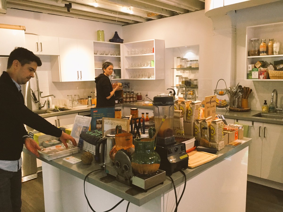 MichaelSacco76's tweet image. Today @MWFoodStudio We're celebrating 3 years+  of pop up shops, education, nutrition and community!  Today 10am-4pm 510 Eglinton!