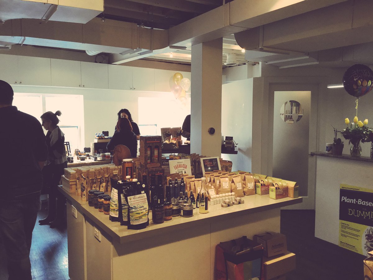 MichaelSacco76's tweet image. Today @MWFoodStudio We're celebrating 3 years+  of pop up shops, education, nutrition and community!  Today 10am-4pm 510 Eglinton!