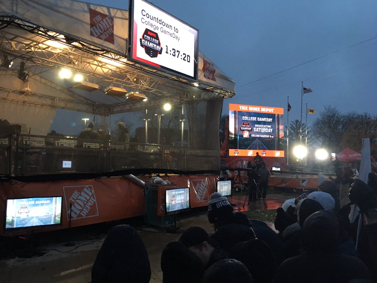 dgabalski's tweet photo. Snow, sleet, and literally no sleep. All worth it. #RTB #RTBGameDay https://t.co/3yReHnpvTc