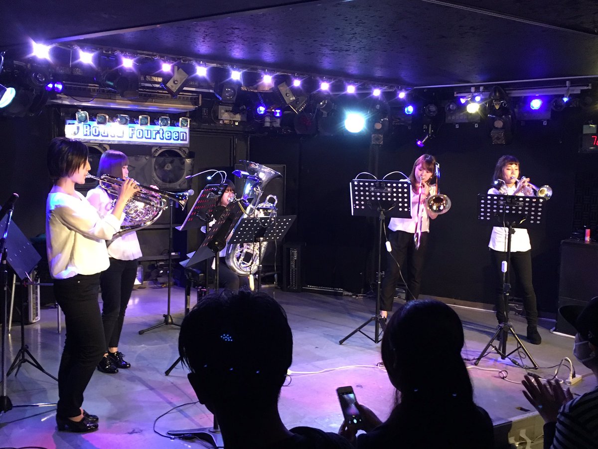 jbrasscom's tweet photo. 本日はこちらTNB5
本八幡@ルートフォーティーン
対バンライブでした。
お越しくださいましたお客様ありがとうございました！
TNB5次回は12/18 14時〜千葉トヨペット王子台店さんに於いてクリスマスコンサートに出演致します。（入場無料）
みなさま、是非お越しくださいませ。 https://t.co/WLIS8K75pG