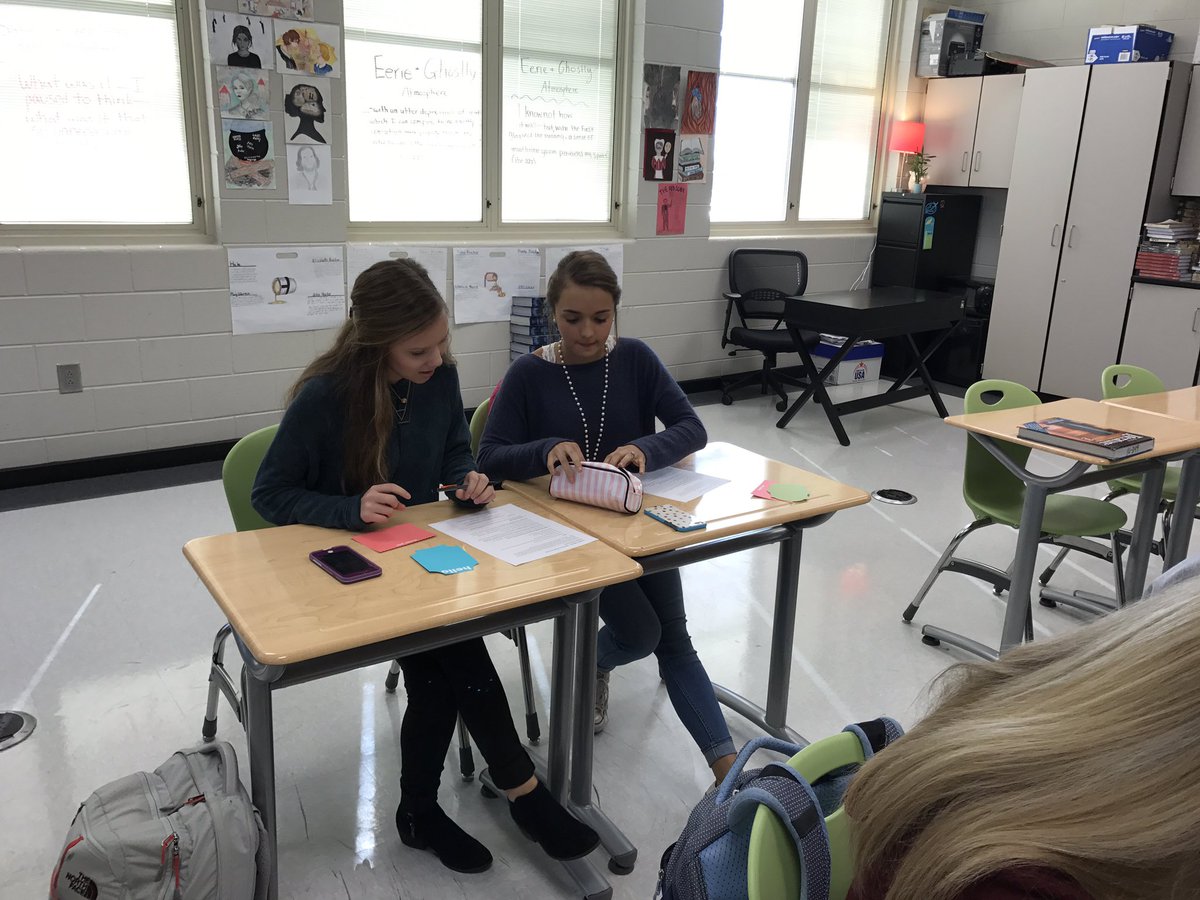 Candace_Baum's tweet image. Jr. Civ girls working on "thank you" cards for the NICU nurses at Huntsville Hospital-awesome group of students! #mcsconnect #proudtobeajet