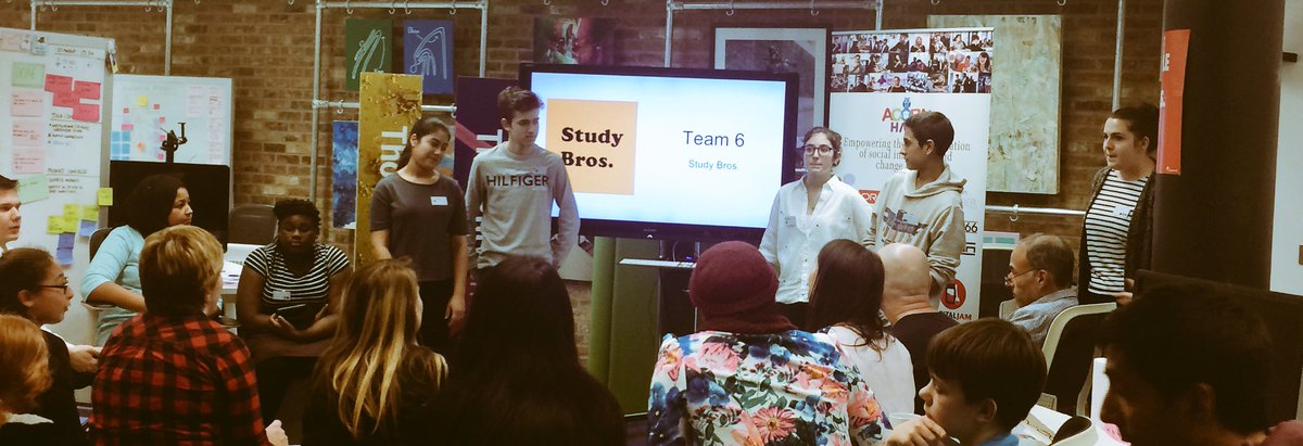AcornAspiration's tweet photo. Pitching now @StudyBros a gaming app that allows you to study whilst gaming. Brilliant ideas coming from #teenpreneurs #acornhack2016 https://t.co/yHwQ53fhdV