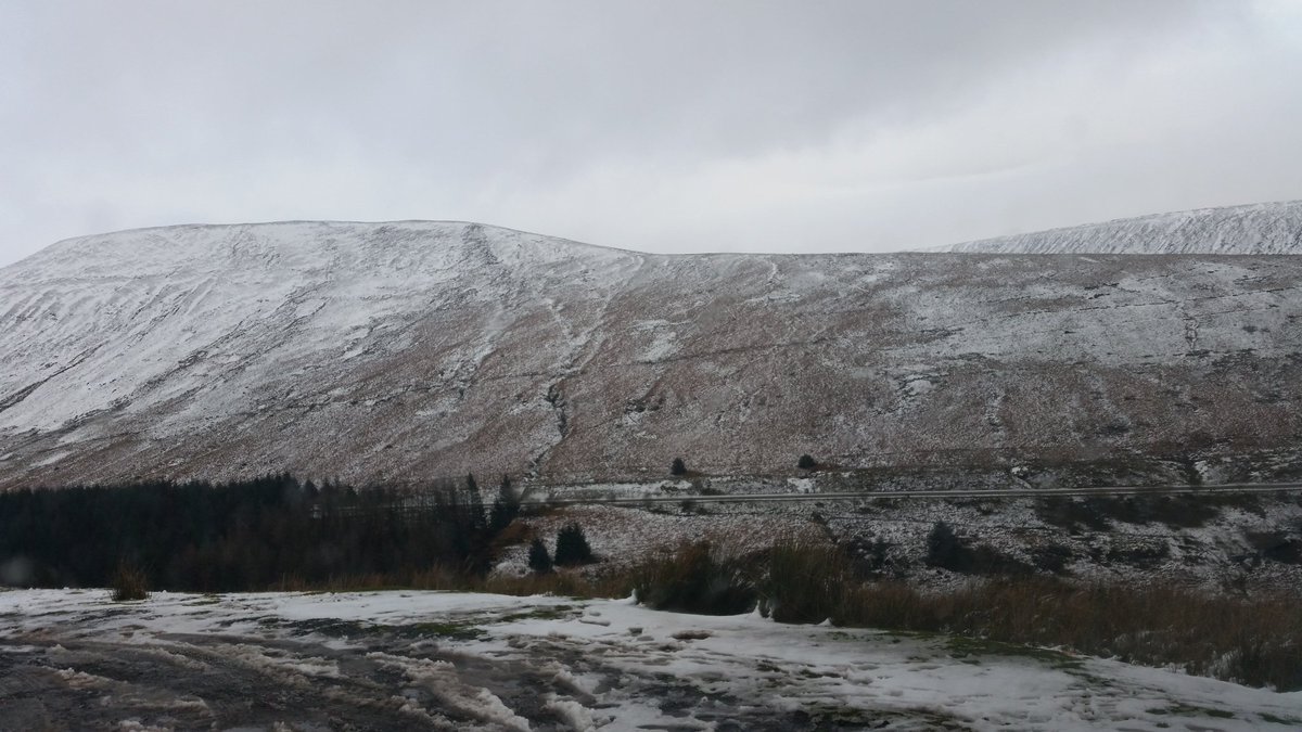 PMTJones's tweet photo. A snowy Brecon Beacons #festive #firstsnows #magical @BreconBeaconsNP @VisitBeacons https://t.co/tHRVS1zDoz