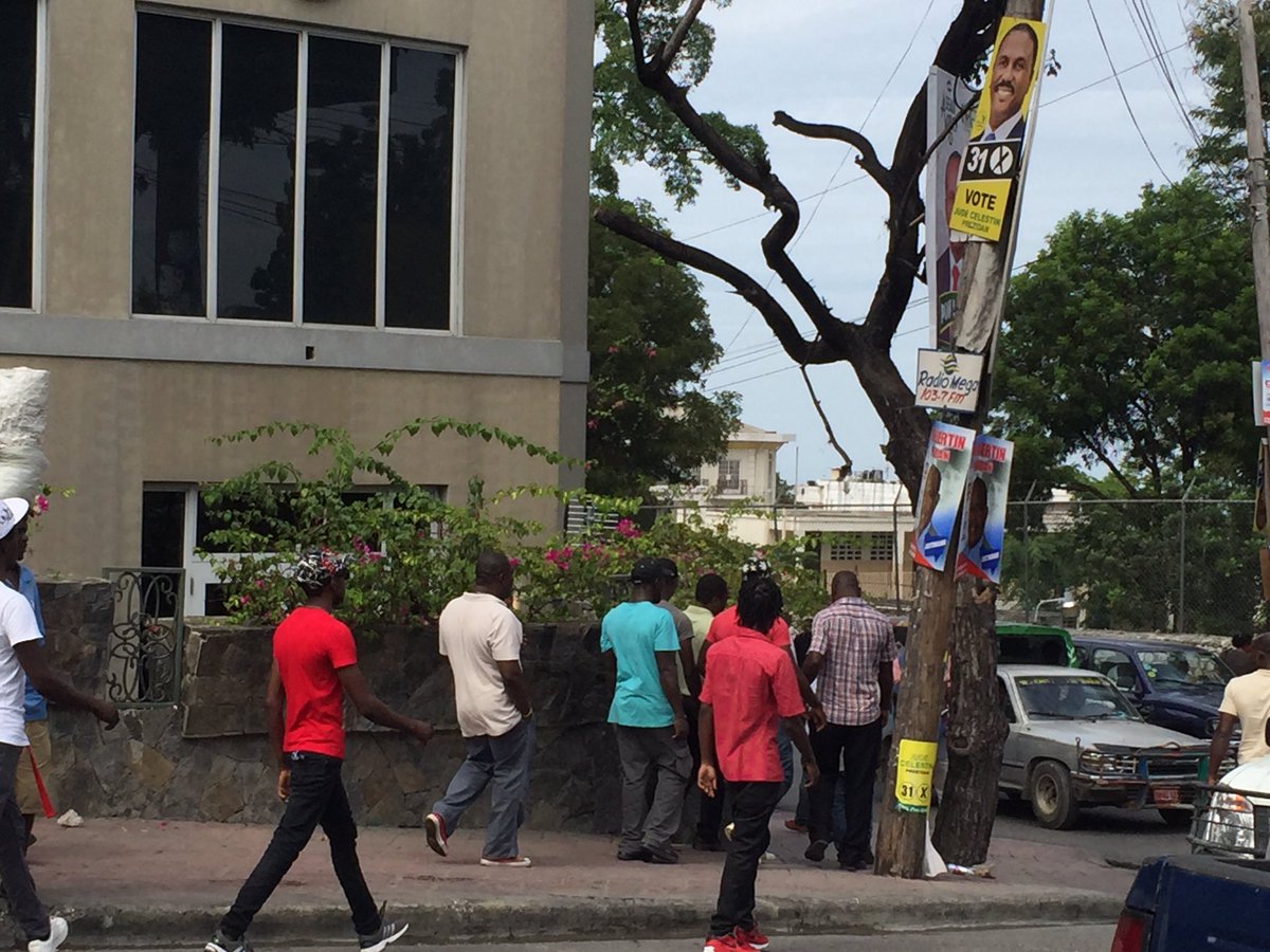 TwitJAKO's tweet photo. That's Sen. #StevenBenoit heading to the polls. #HaitiElections https://t.co/Z9fnIBmuCG via #JacquieCharles
