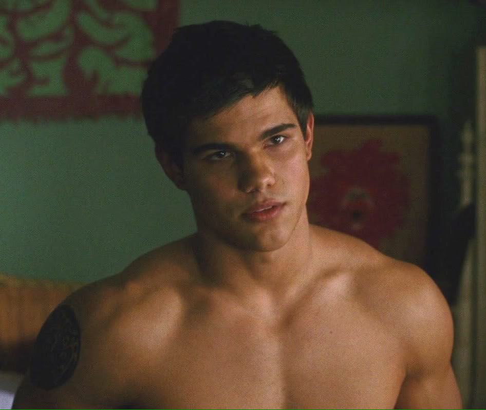 ilylauts's tweet photo. November 20th, 2009. The day that basically changed my life, and here i am 7 years later, and still a fan. #7YearsOfNewMoon https://t.co/wVnWdOk8j4