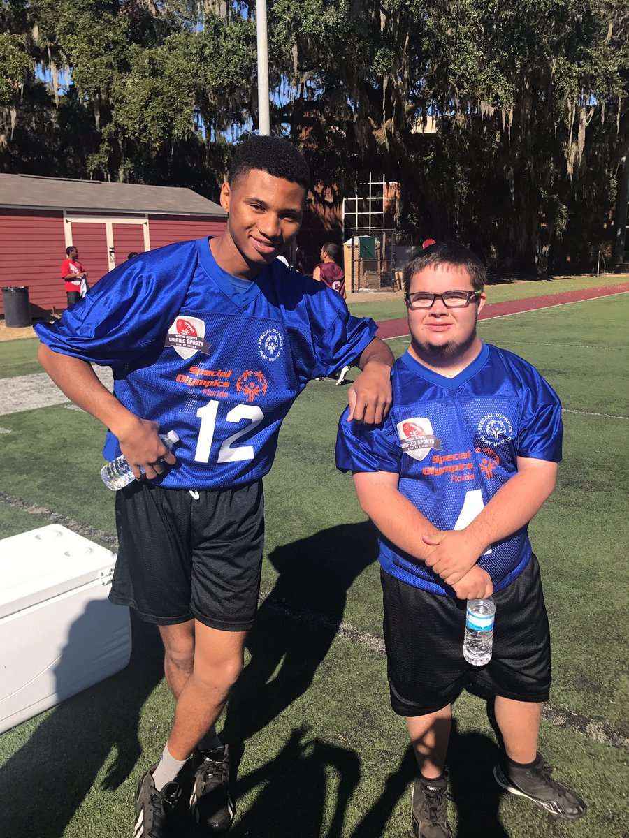 herley13's tweet photo. #PlayUnified Rivalry Game UF vs. FSU https://t.co/UvqyDBGZlW