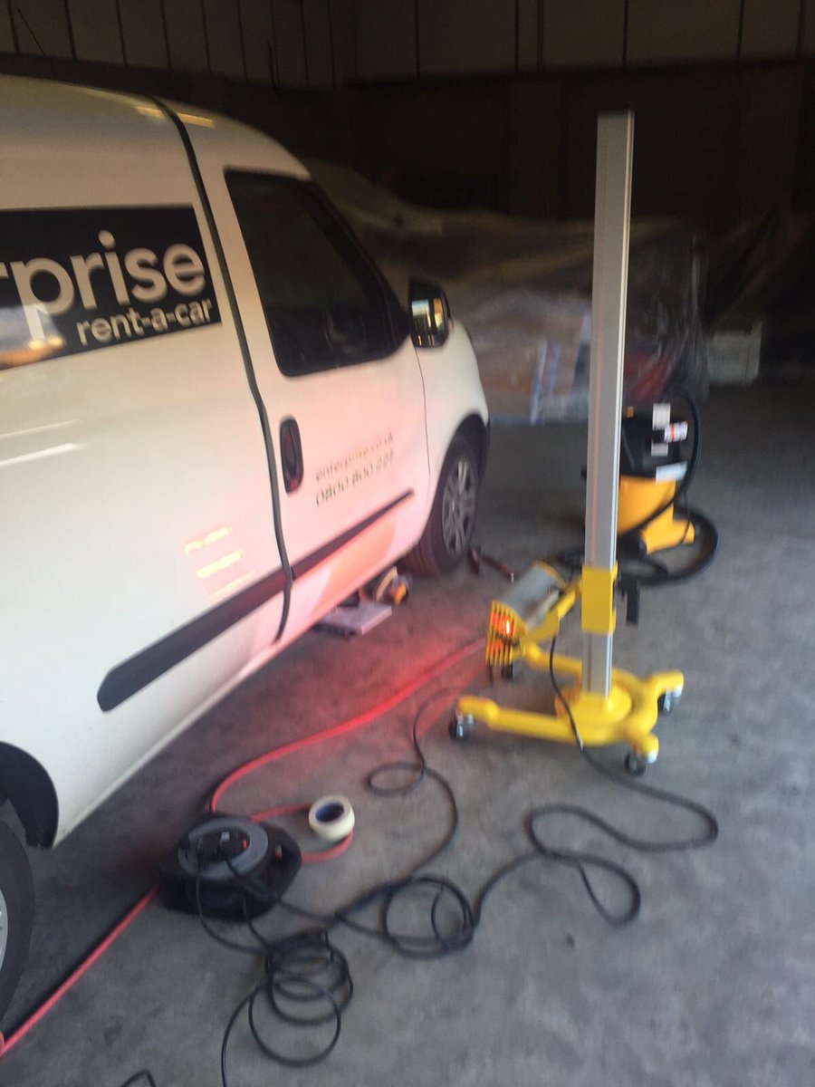 Northeast_vr's tweet photo. @RepairPods @MatthewPenning -> first of many in the new repair facility @ERAC_Derby !#keytokey #rentalsupport #ERACU4 #U4VR exciting times https://t.co/R9l8BEWo1W